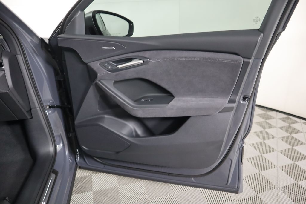 2025 Audi e-tron Premium 27