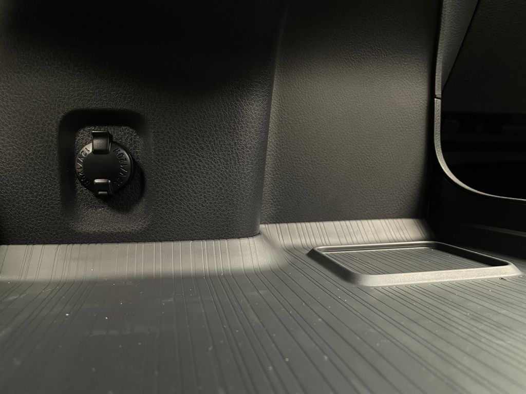 Thumbnail: 2025 Toyota Sienna - 29
