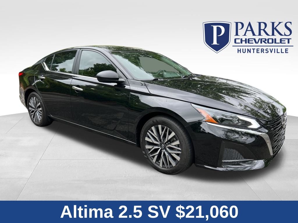 Super Black 2025 Nissan Altima 2.5 SV FWD Sedan Front-Wheel Drive Continuously Variable Transmission