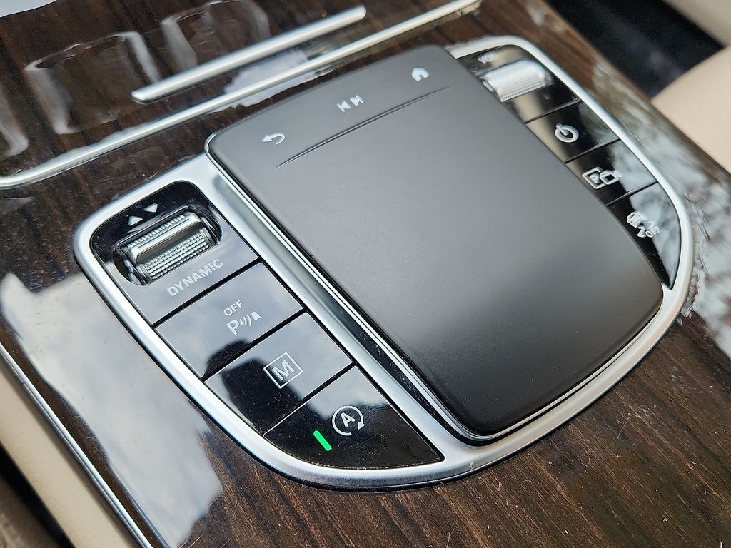 Thumbnail: 2021 Mercedes-Benz GLC - 23