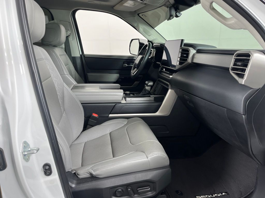Thumbnail: 2023 Toyota Sequoia - 10