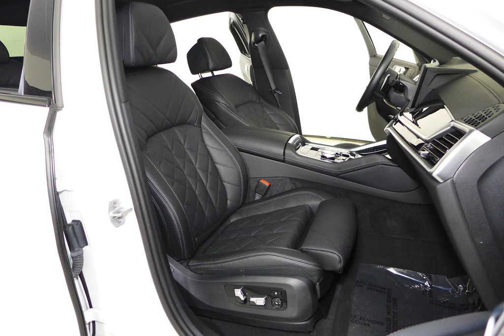 Thumbnail: 2024 BMW X6 - 19