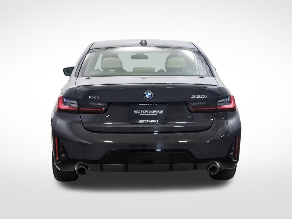 Thumbnail: 2026 BMW 3 Series - 4
