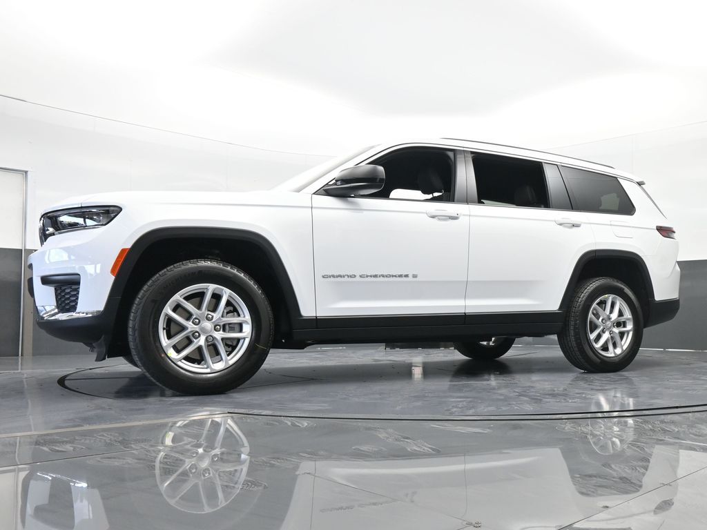 Used 2025 Bright White Clearcoat Jeep Laredo image 45