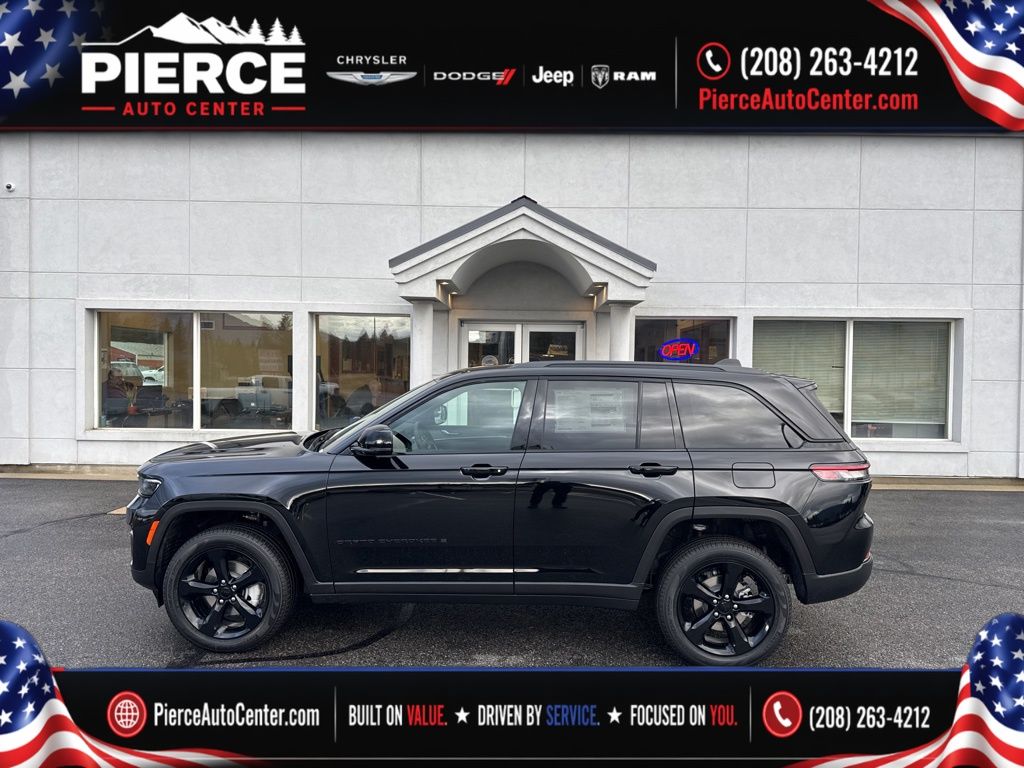 Diamond Black Crystal Pearlcoat 2025 Jeep Grand Cherokee SUV / Crossover Four-Wheel Drive 8-Speed Automatic