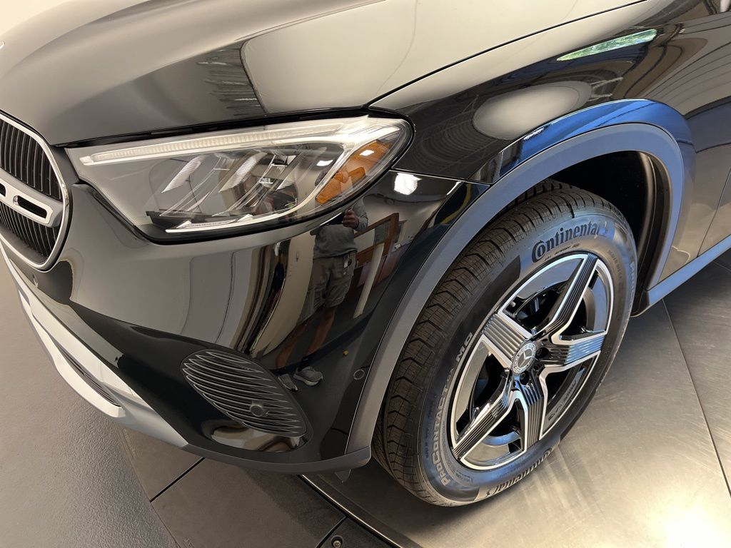 Thumbnail: 2026 Mercedes-Benz GLC - 9