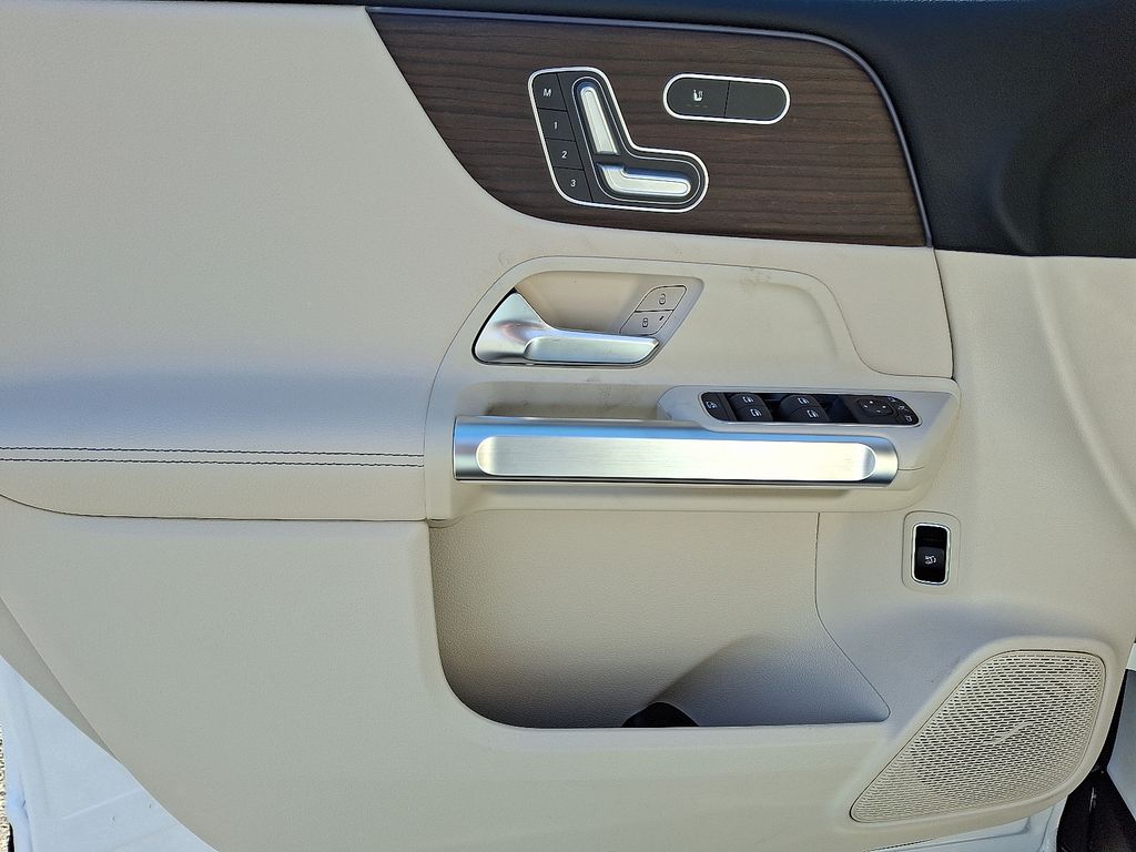 Thumbnail: 2026 Mercedes-Benz GLB - 7
