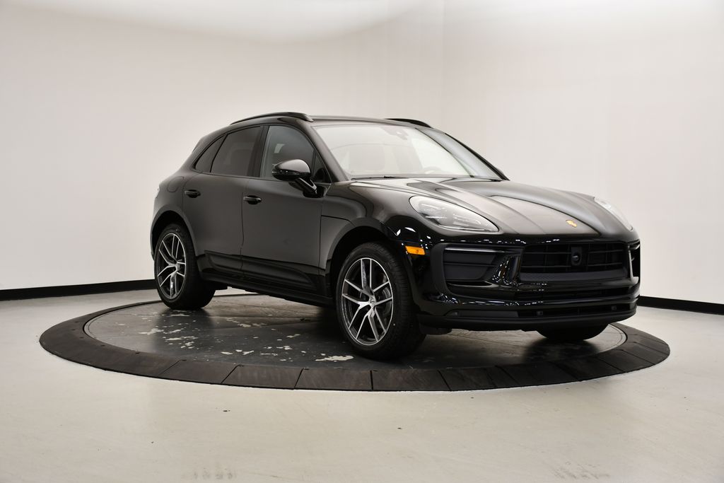 Thumbnail: 2025 Porsche Macan - 7