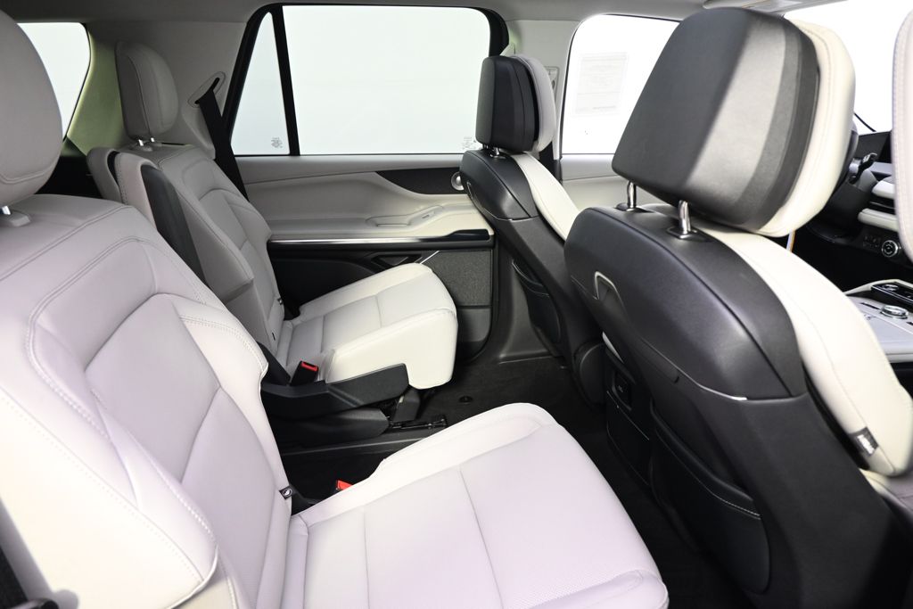 New 2026 White Lincoln Reserve image 18