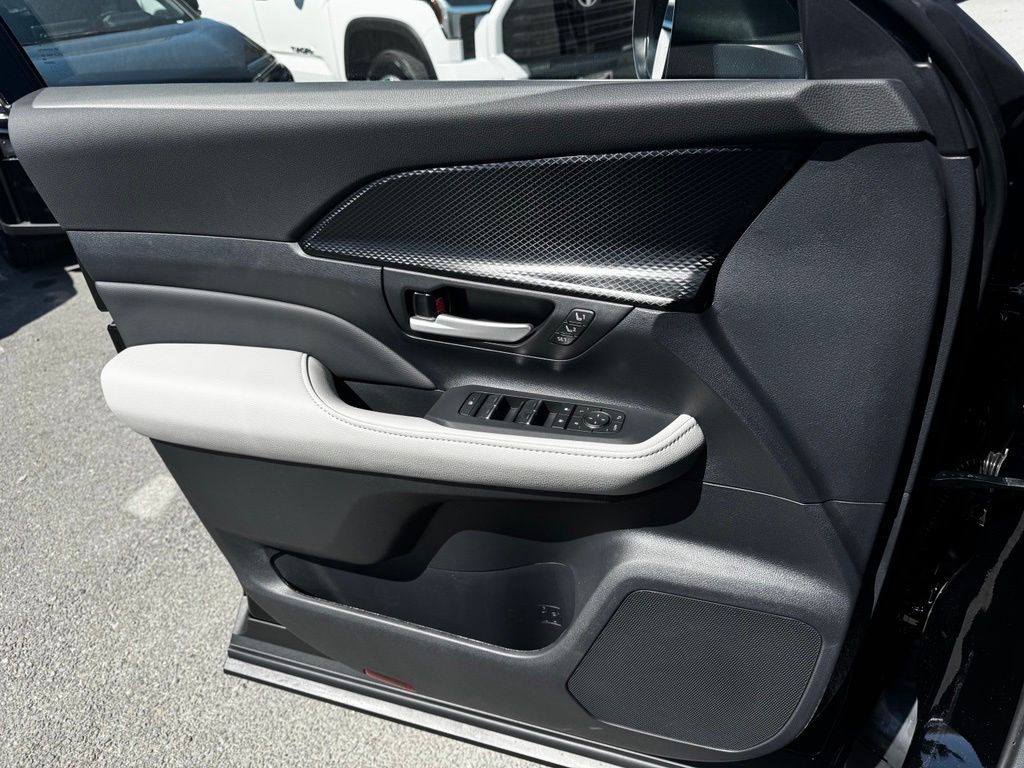 New 2026 Toyota Grand Highlander Hybrid SUV
