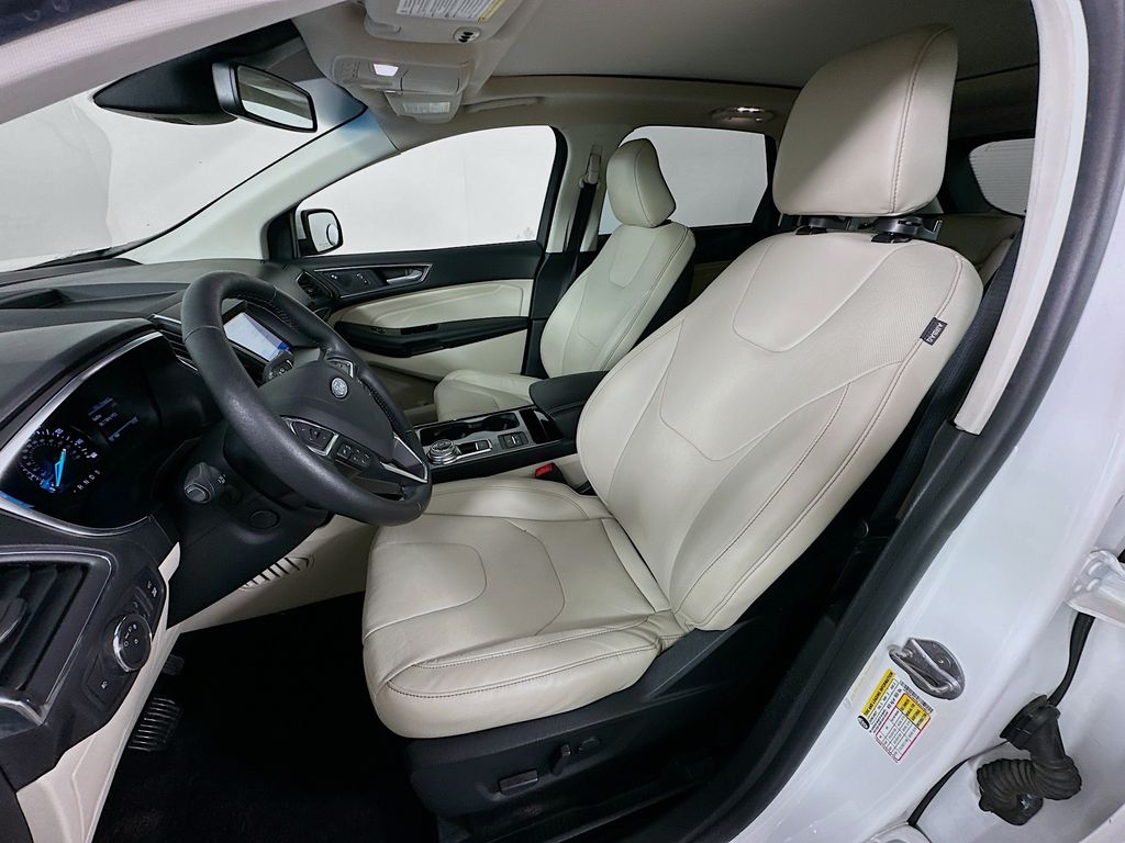 Thumbnail: 2020 Ford Edge - 21