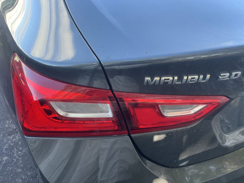 2018 Chevrolet Malibu Premier 7