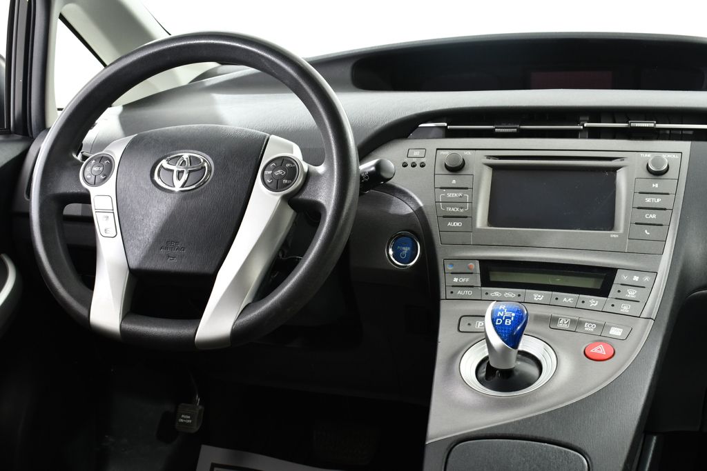 Used 2013  Toyota Two Hybrid image 8