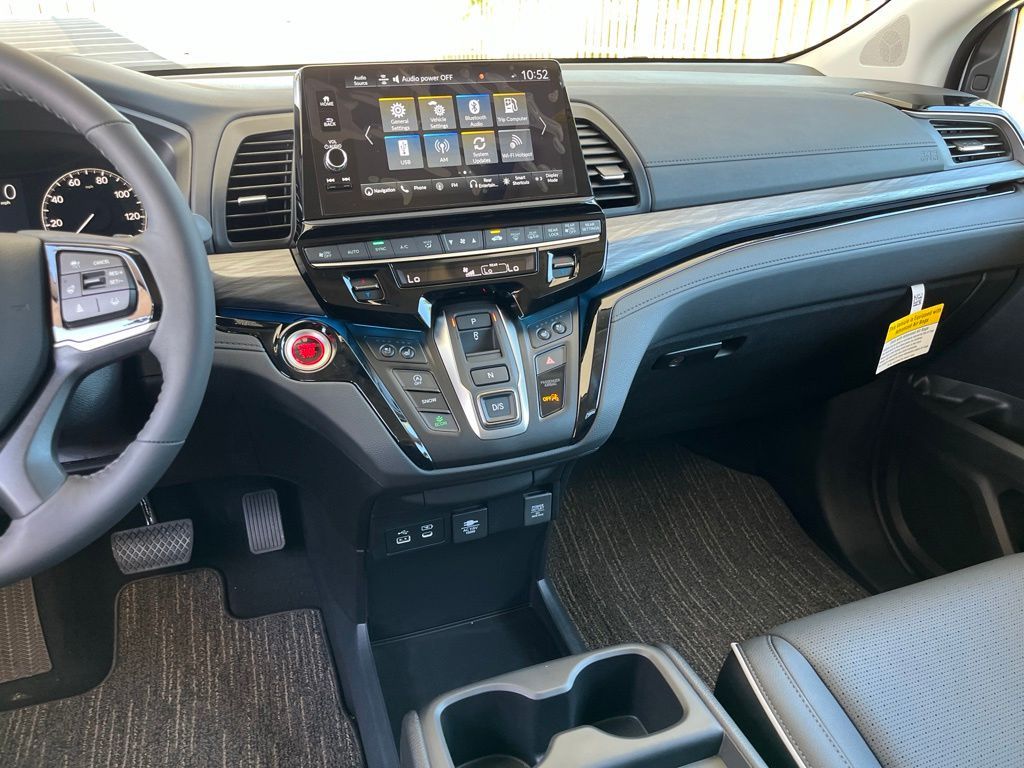 Thumbnail: 2026 Honda Odyssey - 10