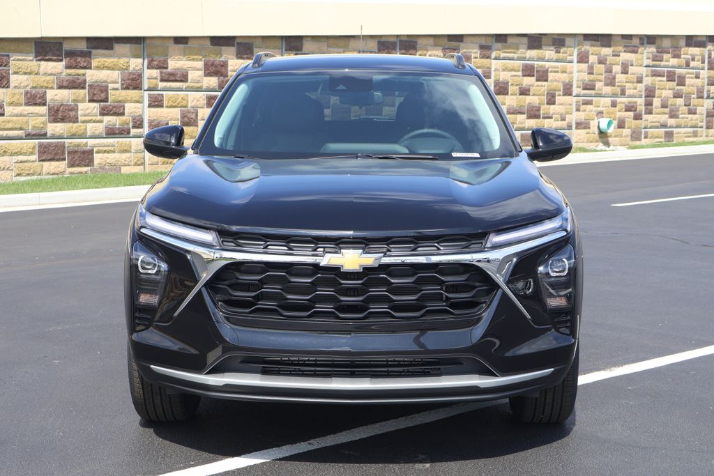 Thumbnail: 2026 Chevrolet Trax - 2