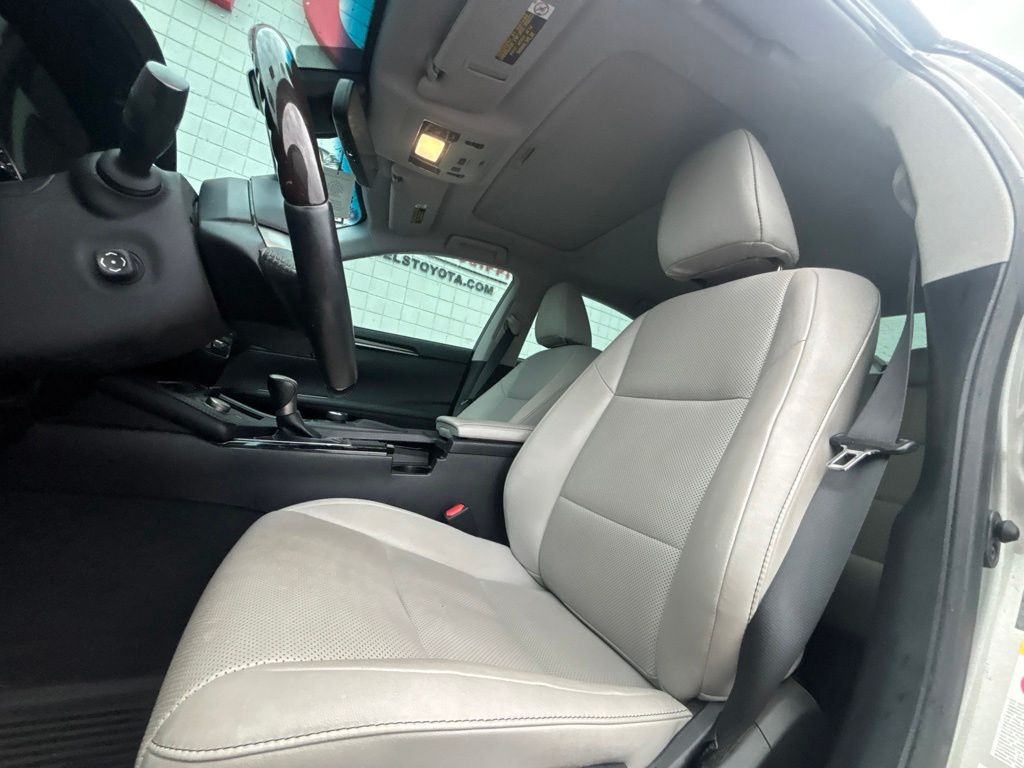 Used 2017 Lexus ES Sedan