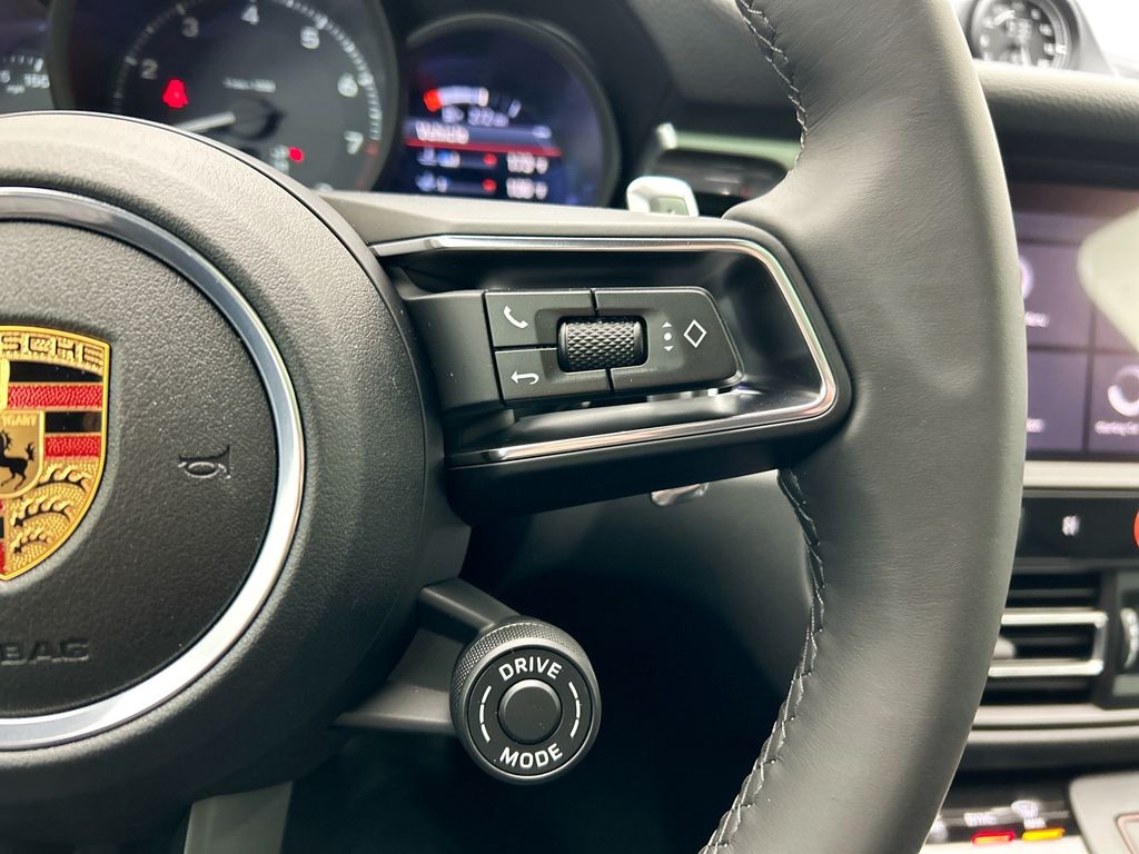 Thumbnail: 2026 Porsche Macan - 15