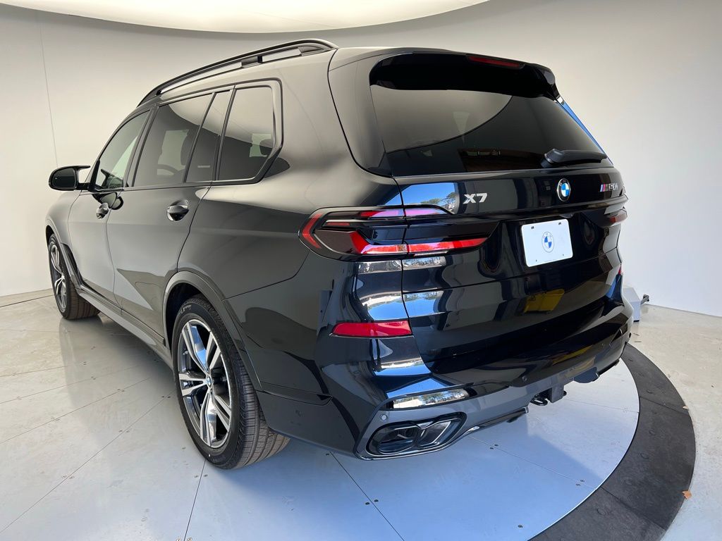 2025 BMW X7 M60i 4