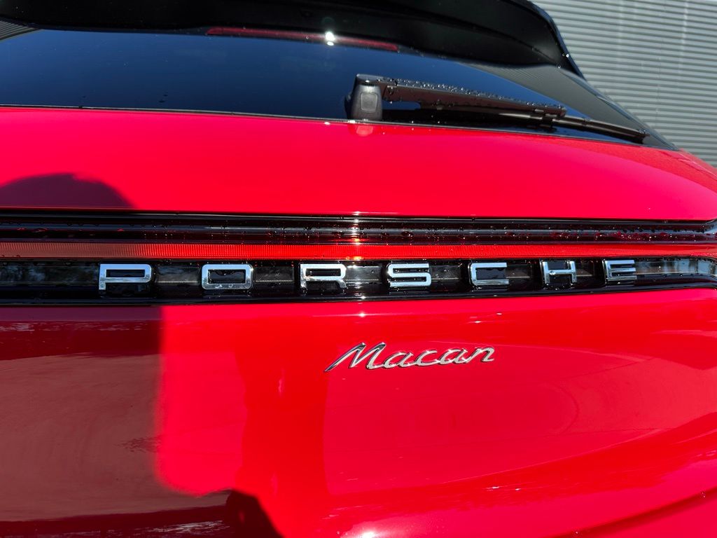Thumbnail: 2026 Porsche Macan - 14