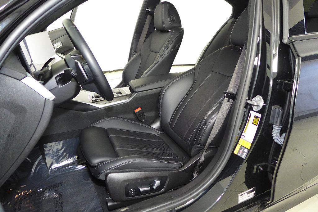 Thumbnail: 2023 BMW 3 Series - 22