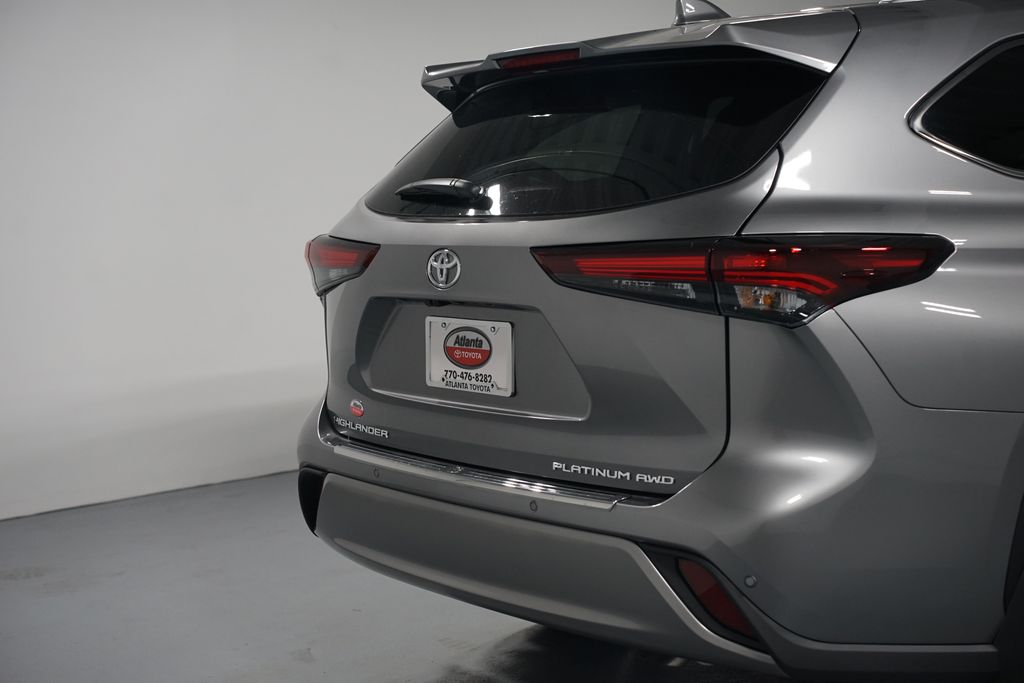 Thumbnail: 2025 Toyota Highlander - 9