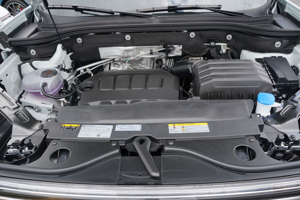 2025 Volkswagen Atlas Peak Edition SE 21
