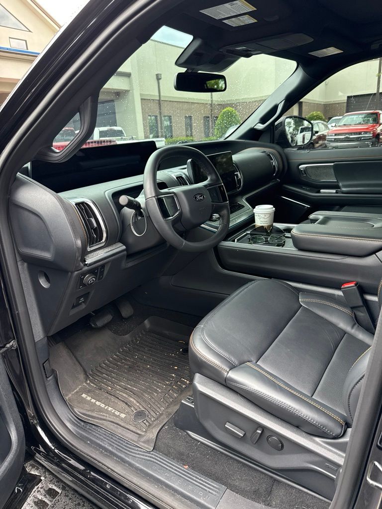 Black Metallic 2026 Ford Expedition SUV / Crossover Four-Wheel Drive Automatic