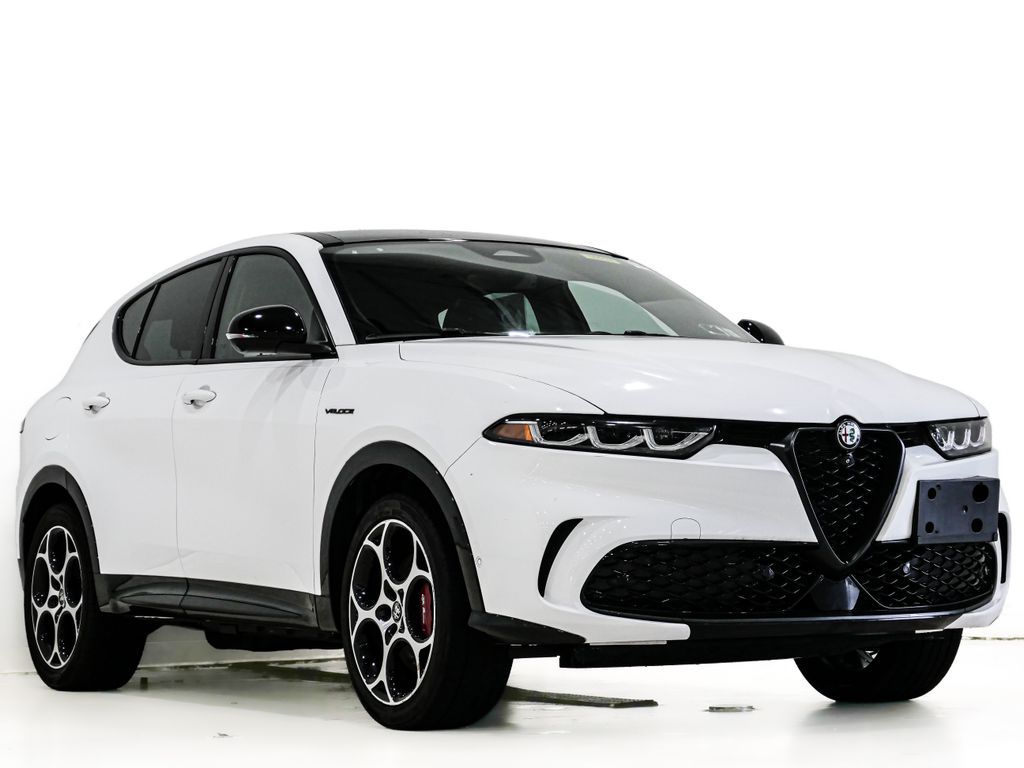 Alfa White 2024 Alfa Romeo Tonale All-Wheel Drive 6-Speed Automatic