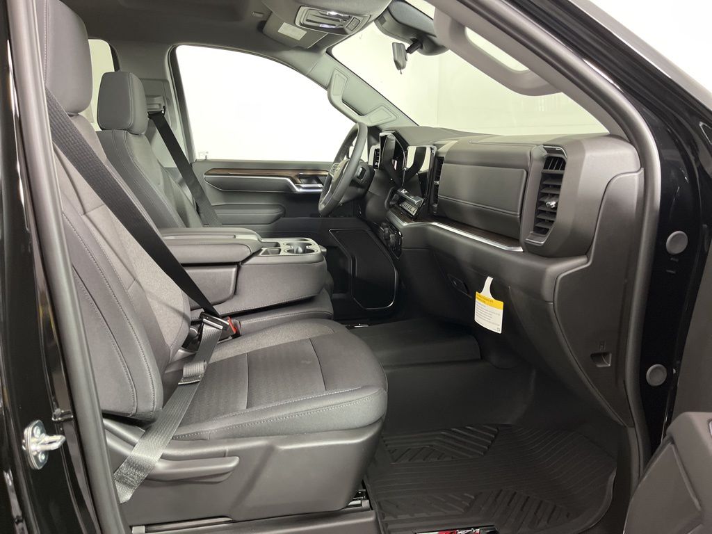Thumbnail: 2026 Chevrolet Silverado 1500 - 9
