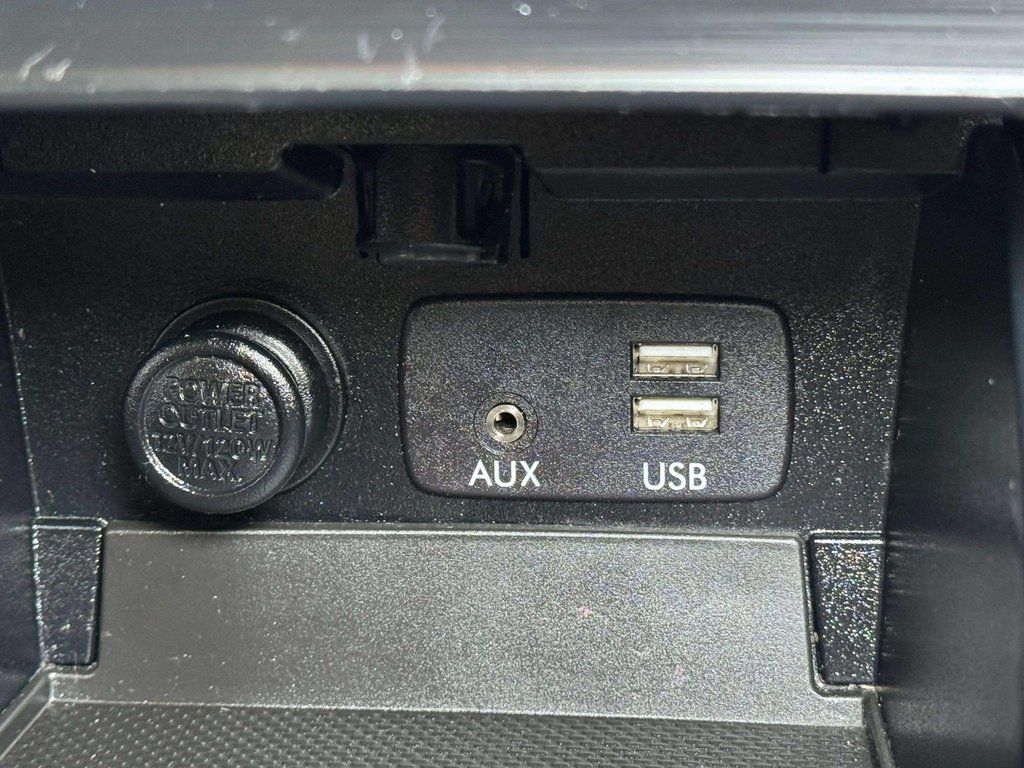 Used 2017 Crystal White Pearl Subaru 2.5i Premium image 10