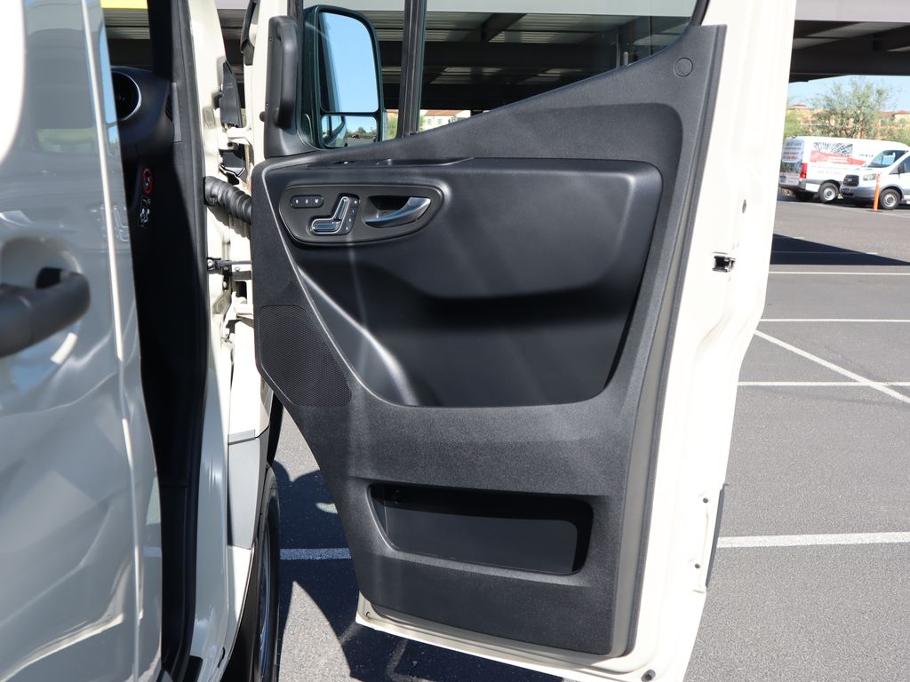 Thumbnail: 2025 Mercedes-Benz Sprinter - 24