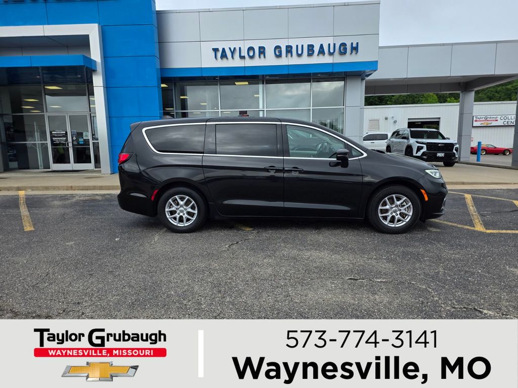 2023 Chrysler Pacifica Touring L FWD