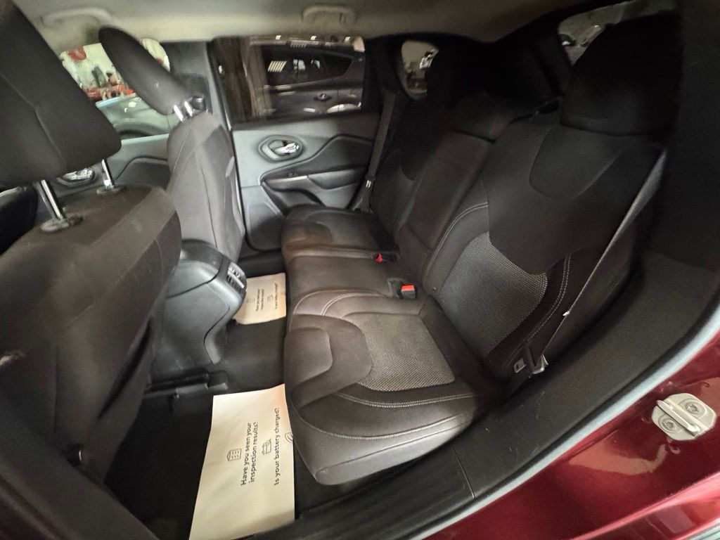 Used 2019 Jeep Cherokee SUV