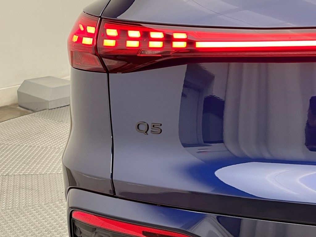 Thumbnail: 2025 Audi Q5 - 9