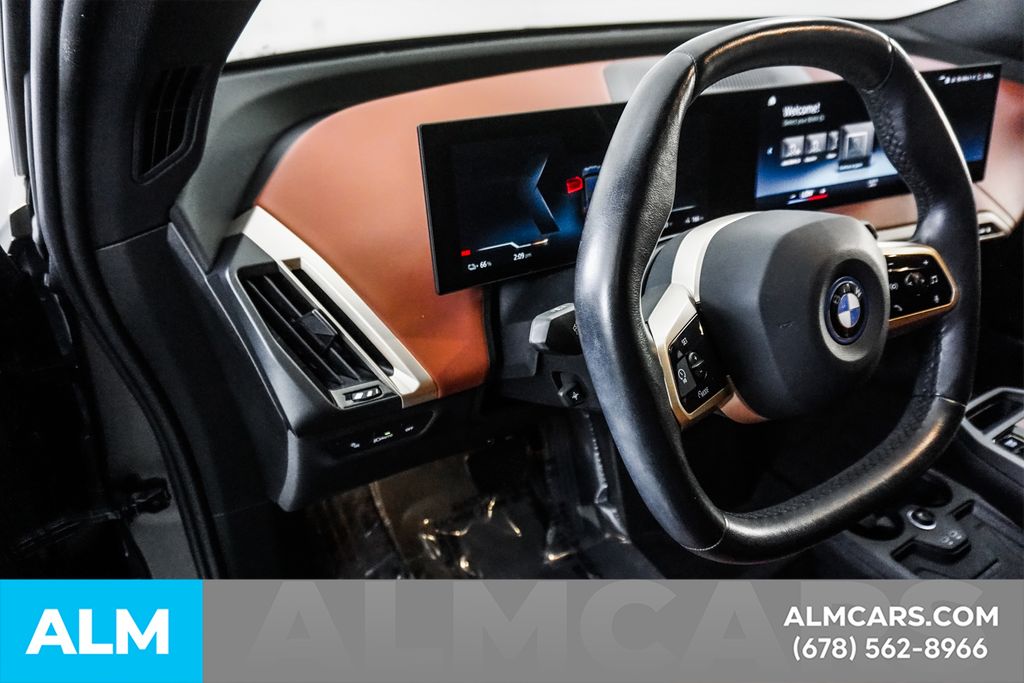 Used 2023 Black BMW M60 image 31