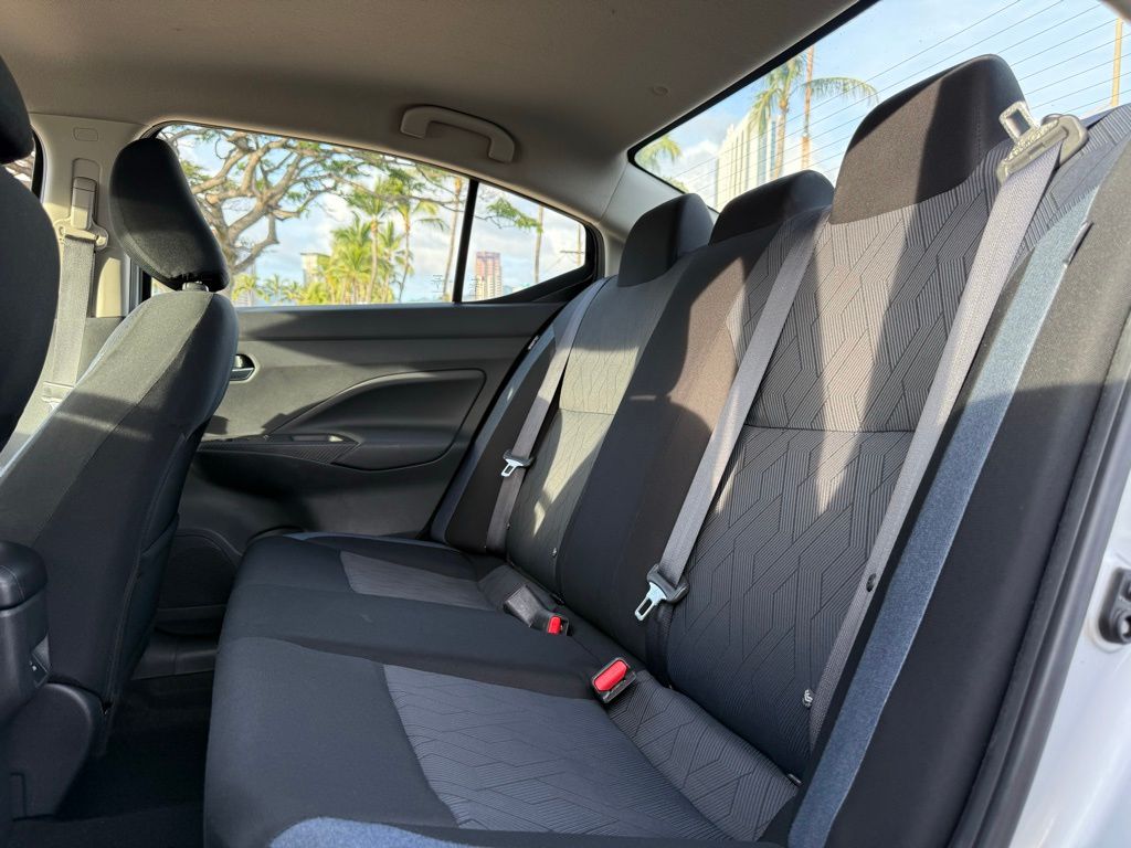 2023 Nissan Versa 1.6 SV photo