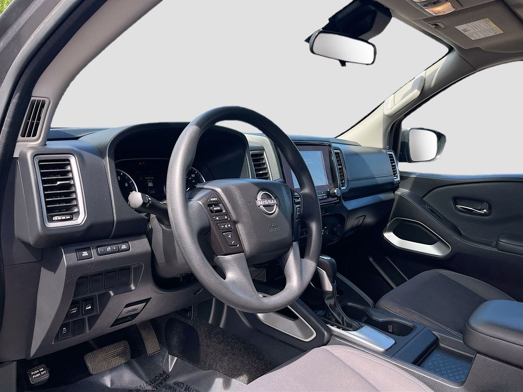 Used 2022 Gray Nissan SV image 9