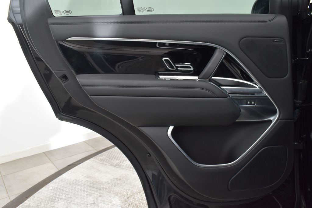 Thumbnail: 2023 Land Rover Range Rover - 22