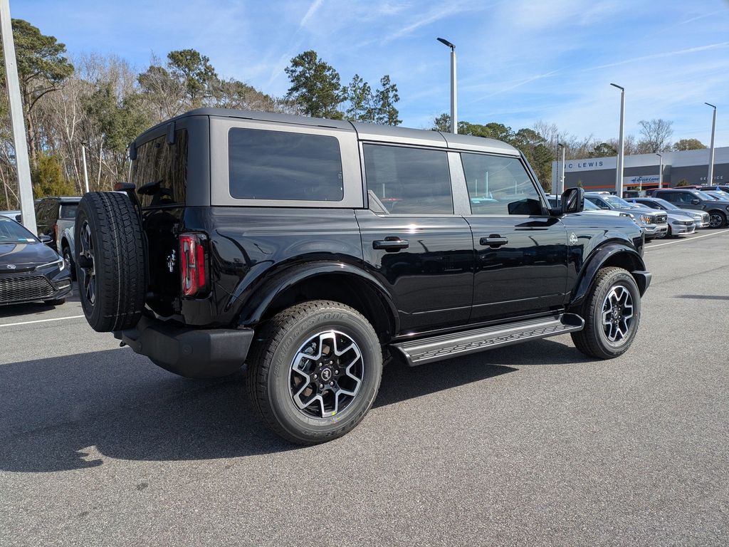 2025 Ford Bronco Outer Banks