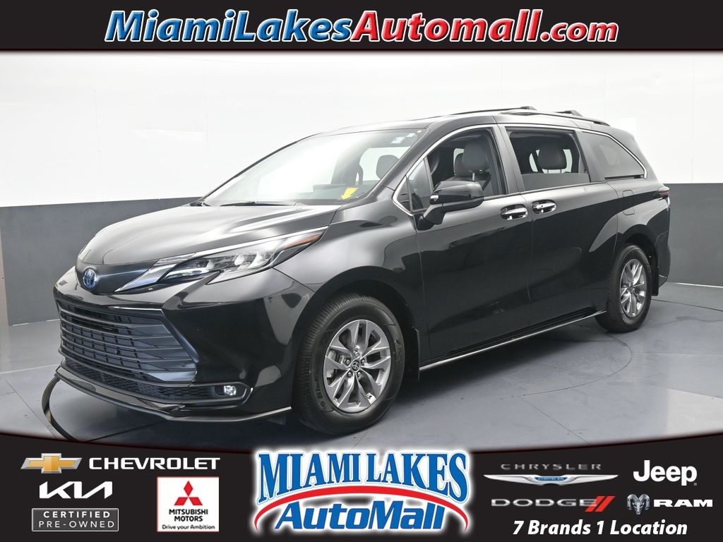Midnight Black Metallic 2025 Toyota Sienna Minivan Front-Wheel Drive Continuously Variable Transmission