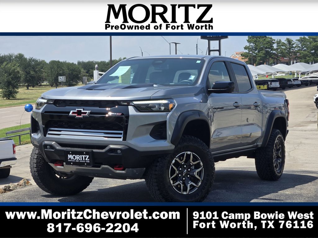 Sterling Gray Metallic 2024 Chevrolet Colorado Pickup Truck Four-Wheel Drive 8-Speed Automatic