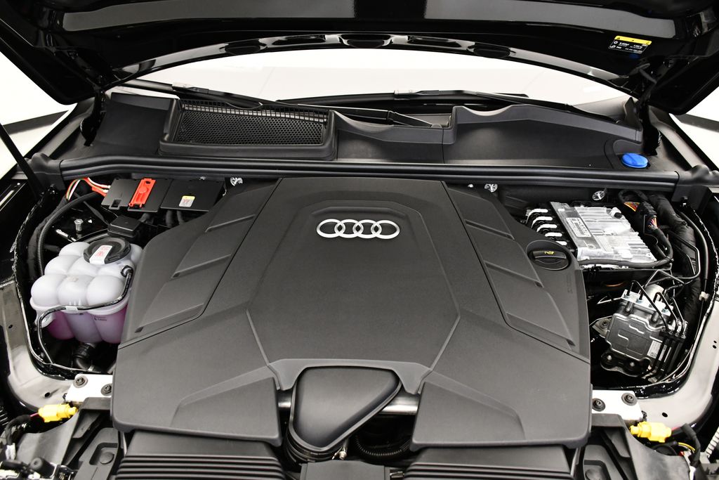 Thumbnail: 2025 Audi Q7 - 11