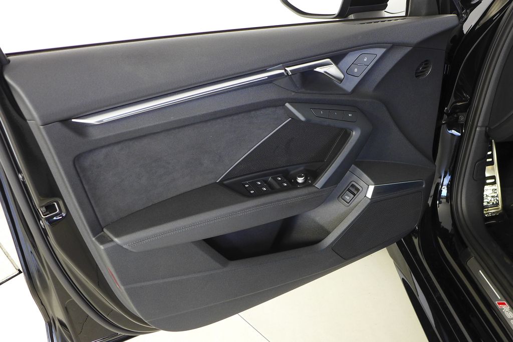 Thumbnail: 2022 Audi RS 3 - 11