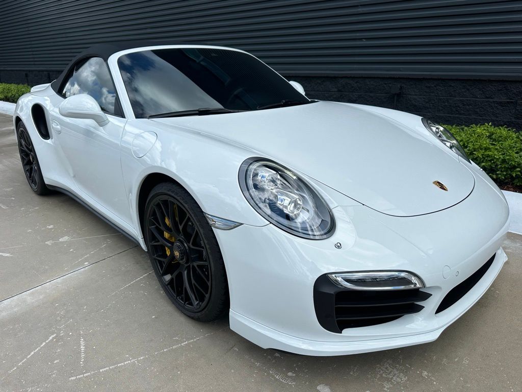 Thumbnail: 2014 Porsche 911 - 10
