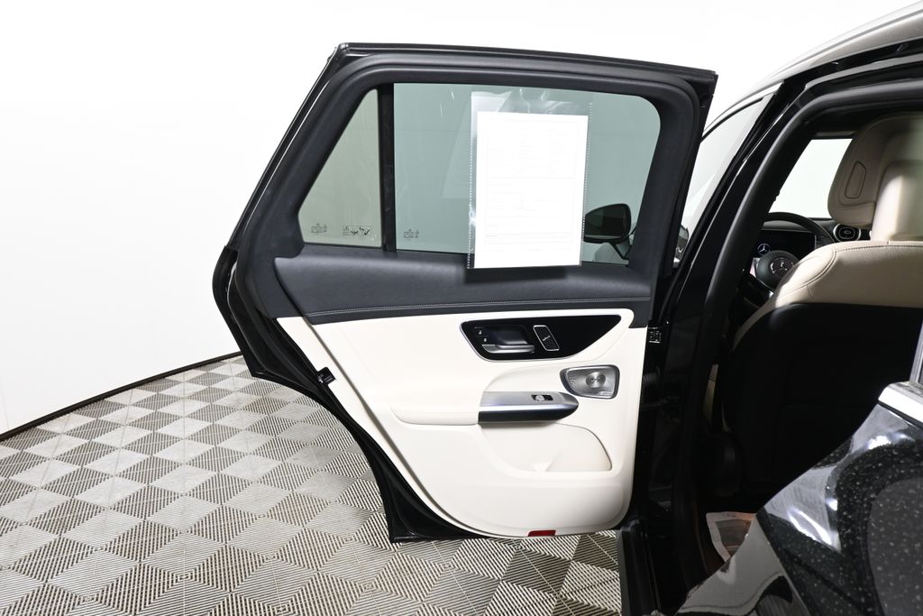 Thumbnail: 2024 Mercedes-Benz GLC - 30