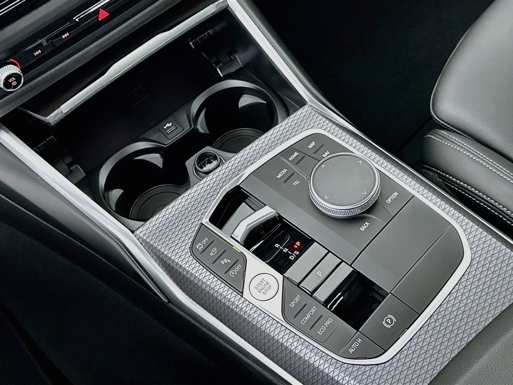 Thumbnail: 2026 BMW 3 Series - 15