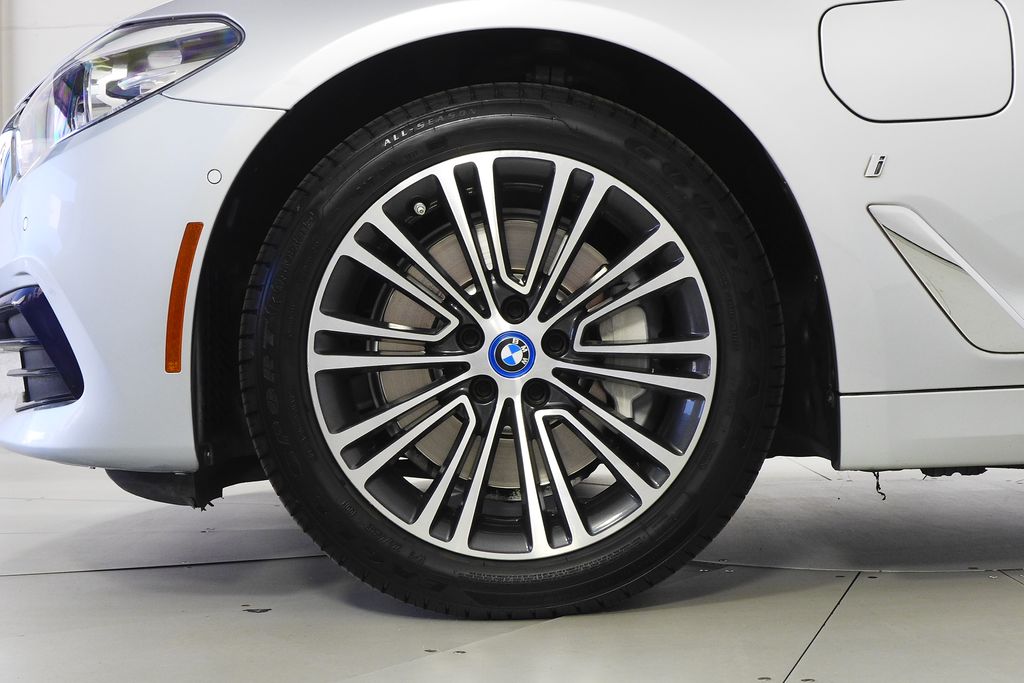 Thumbnail: 2019 BMW 5 Series - 5