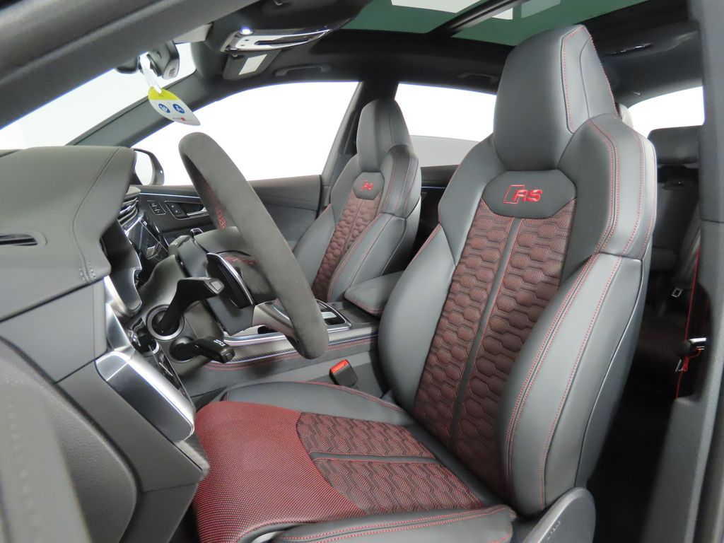 Thumbnail: 2026 Audi RS Q8 - 30