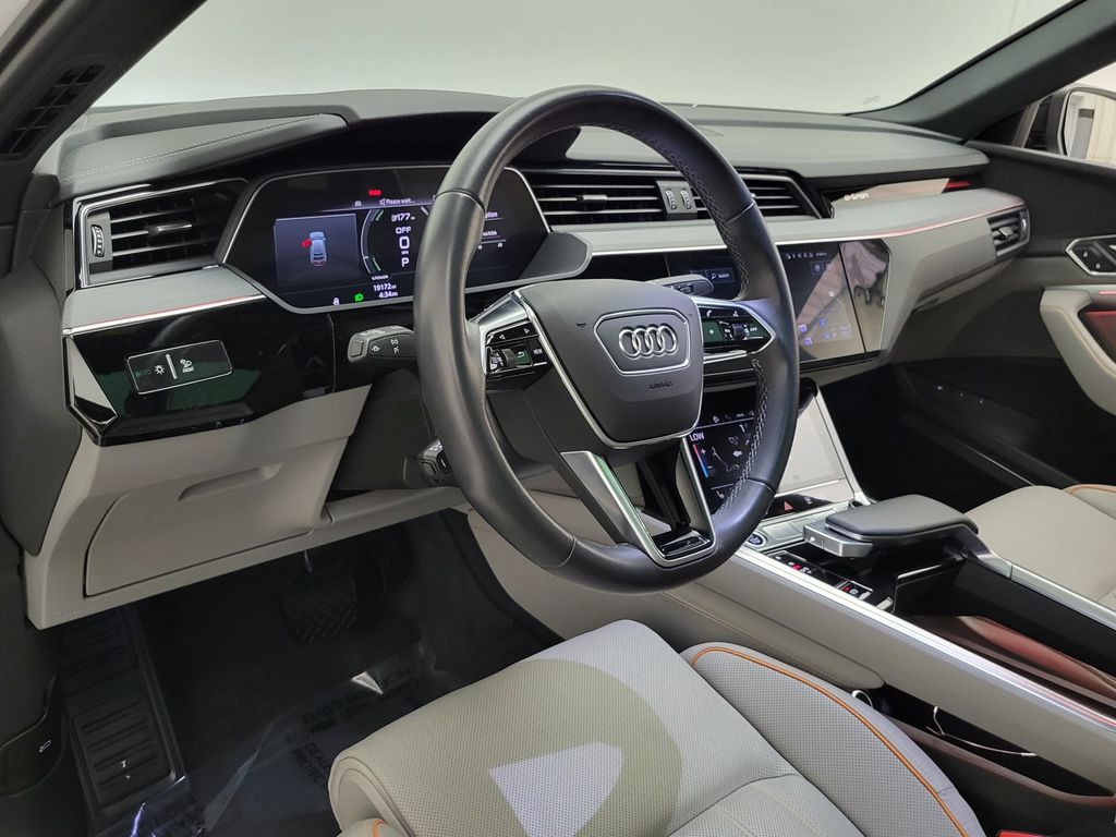 Thumbnail: 2024 Audi Q8 e-tron - 27