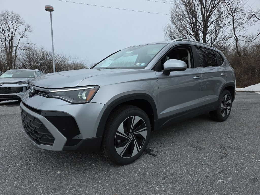 2026 Volkswagen Taos 1.5T SE Silver at Sutliff Volkswagen